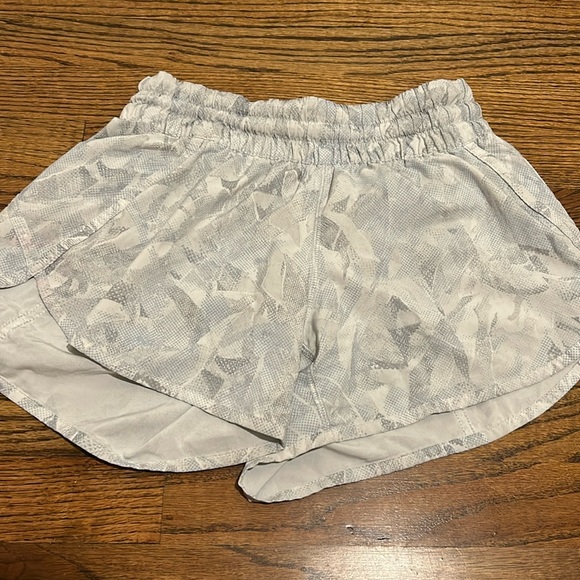 Lululemon shorts. Size 6. Not sold anymore - Picture 1 of 3